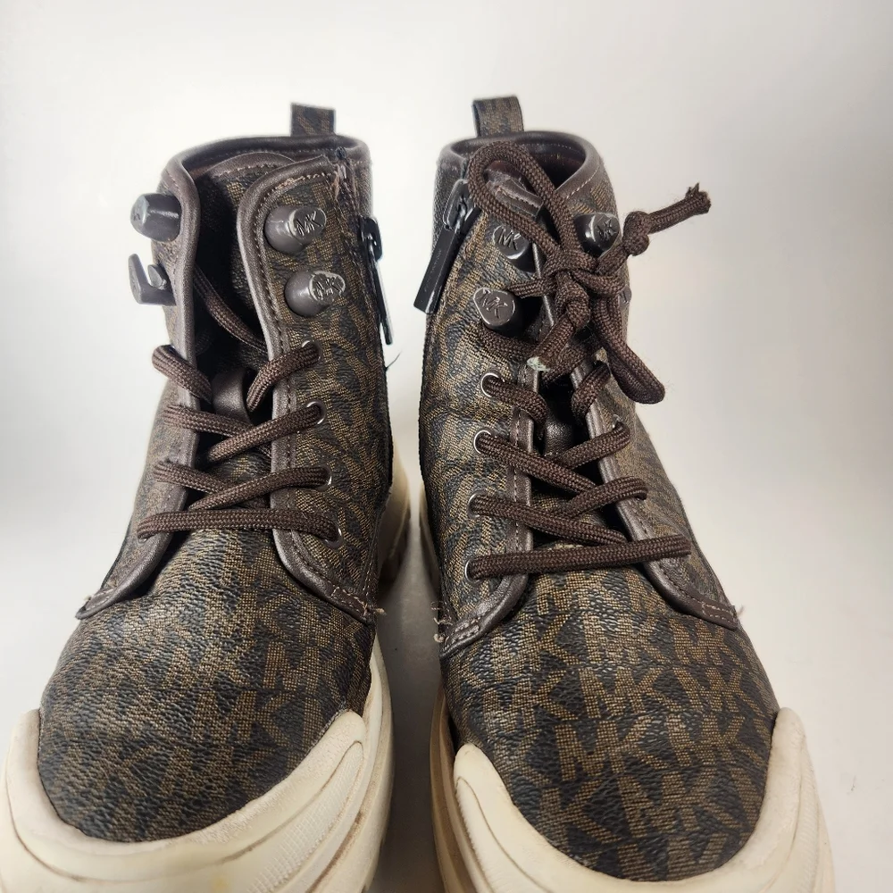MICHAEL KORS Girls Payton Boot Size 2 Brown Lug Sole Signature Logo Textile - Picture 9 of 13